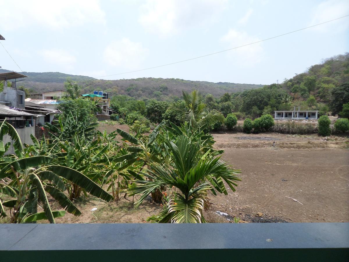 Atithi Farm House Hotell Borlai Exteriör bild